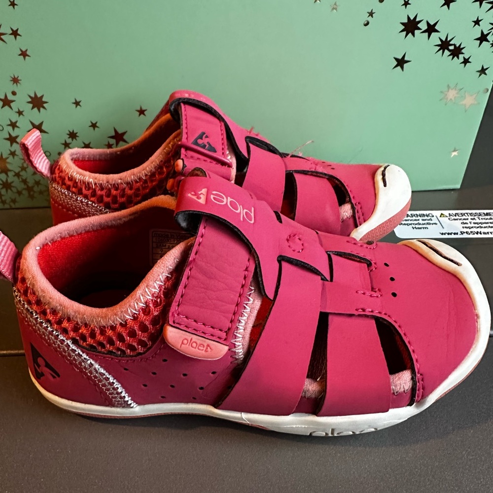 SAM PLAE Kids Pink Closed-Toe Sport Sandals